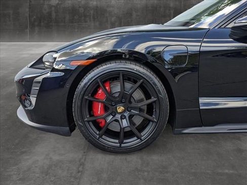 Certified 2024 Porsche Taycan GTS image 10