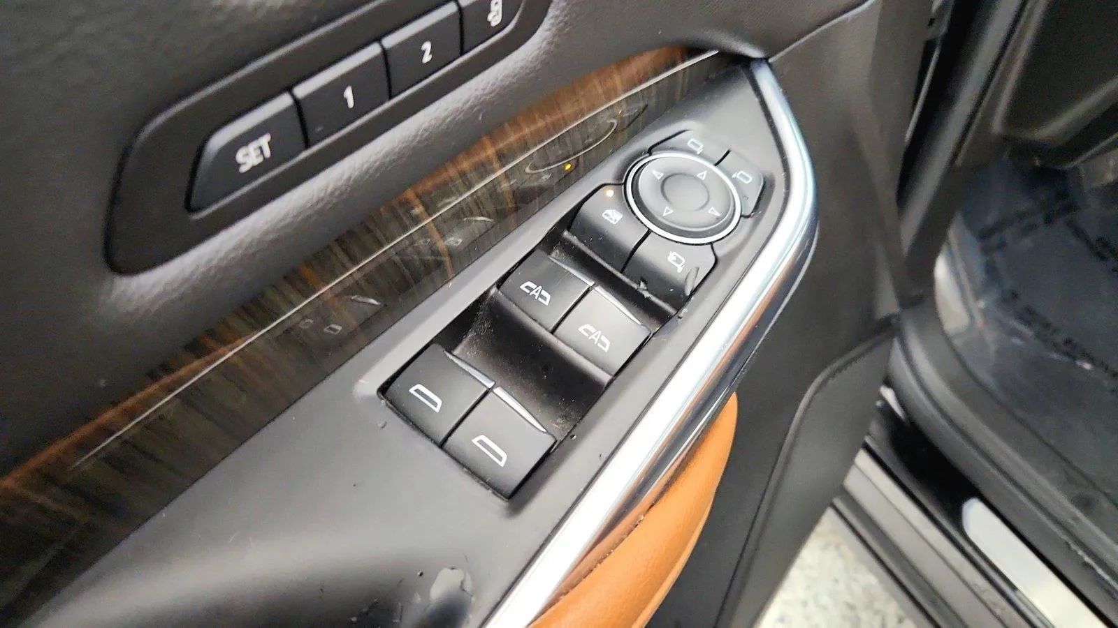 Used 2019 Cadillac XT4 Premium Luxury AWD/4WD image 22