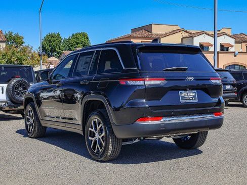 New 2025 Jeep Grand Cherokee Limited image 6