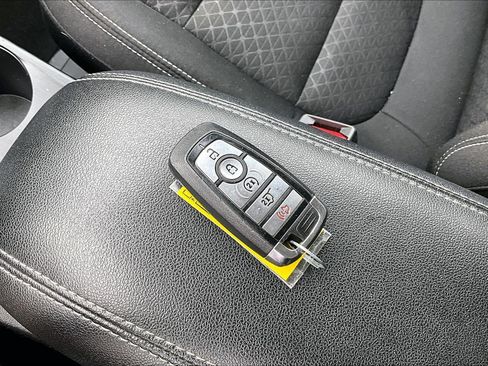 Certified 2024 Ford Escape Active AWD/4WD image 11