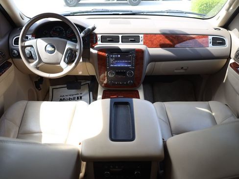 Used 2012 Chevrolet Suburban LTZ image 19
