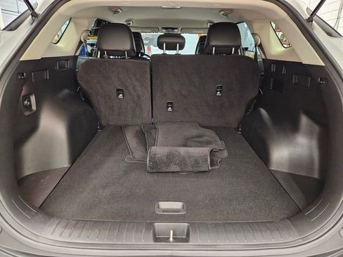 Used 2025 Kia Sportage EX image 17
