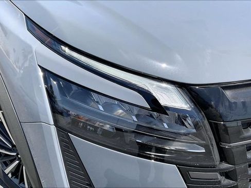 New 2026 Nissan Pathfinder Platinum FWD image 10