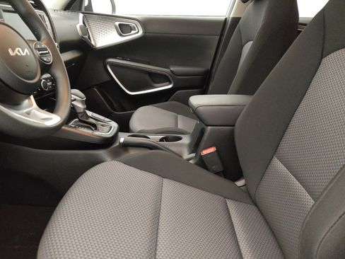 Used 2024 Kia Soul LX image 17