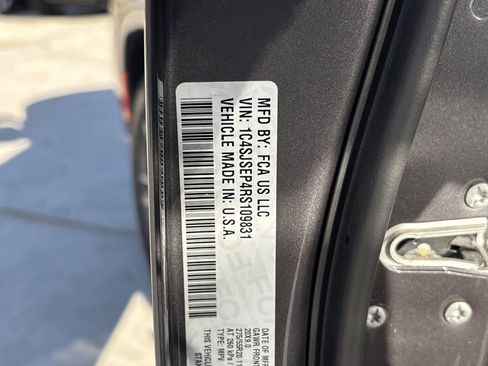 Used 2024 Jeep Grand Wagoneer L Base image 31