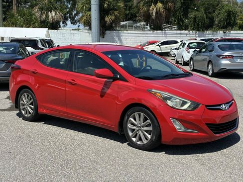 Used 2016 Hyundai Elantra SE w/ Option Group 02 FWD image 3