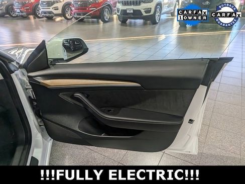 Used 2023 Tesla Model 3 Standard Range image 22