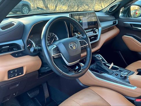 Used 2022 Toyota Highlander Platinum AWD/4WD image 17