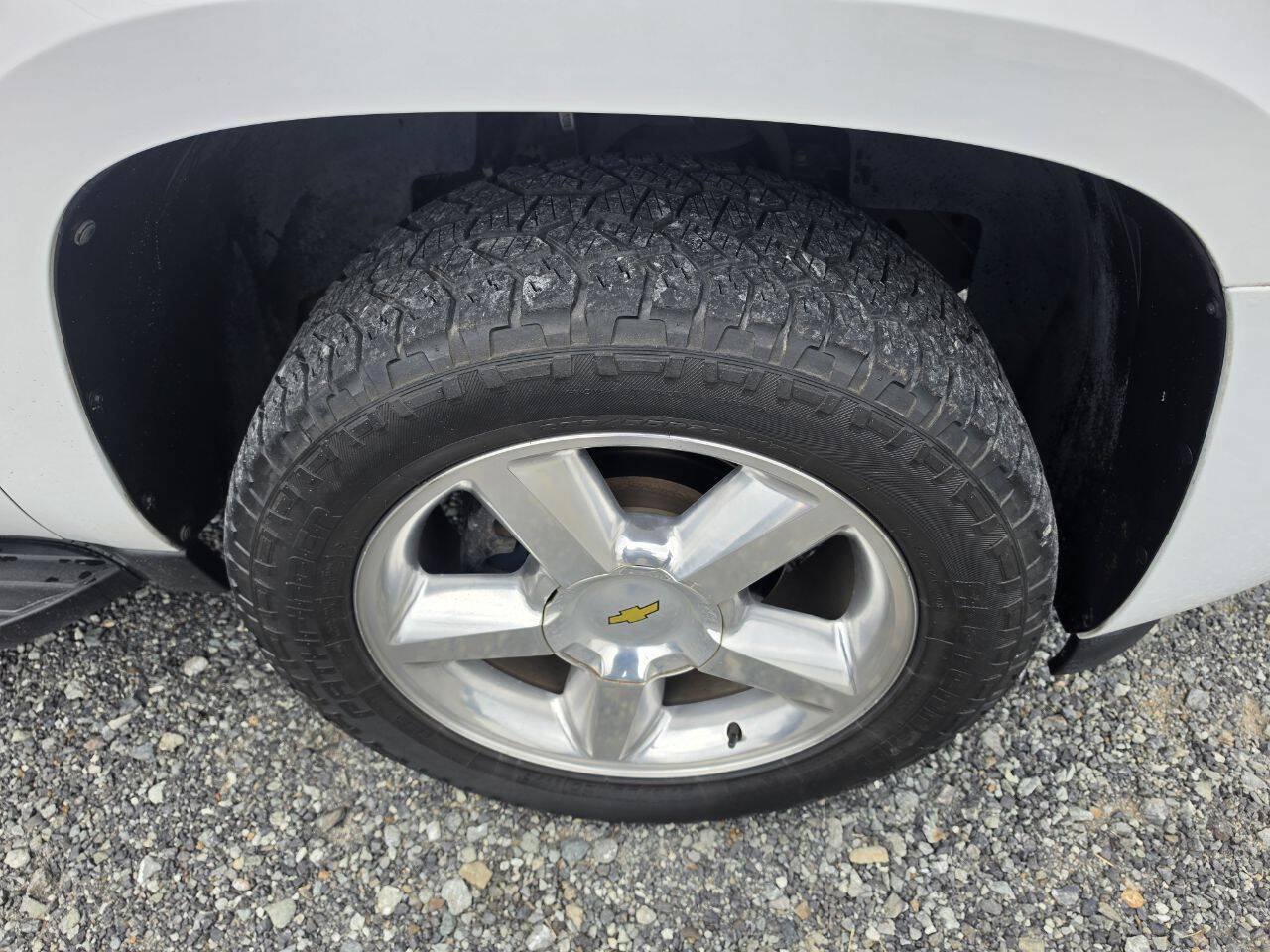 Used 2011 Chevrolet Avalanche LTZ AWD/4WD image 29