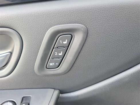 New 2025 Honda Pilot Touring image 21