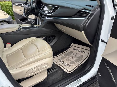 Used 2019 Buick Enclave Premium AWD/4WD image 6