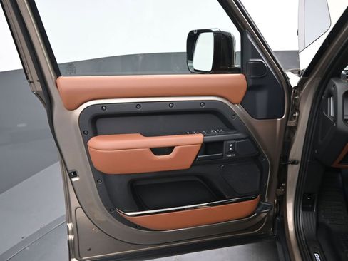 New 2026 Land Rover Defender 110 OCTA AWD/4WD image 21