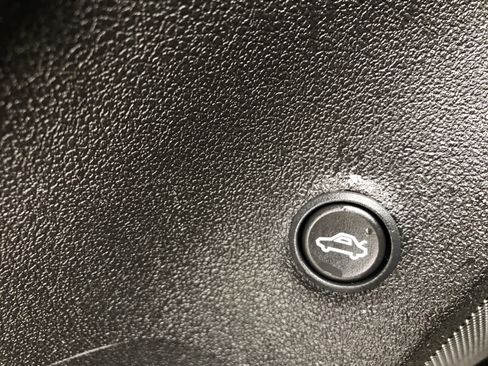 Used 2011 Chevrolet Malibu LT w/ Power Convenience Package image 18