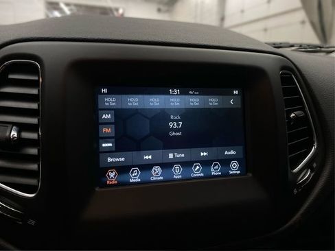 Used 2018 Jeep Compass Latitude w/ Popular Equipment Group AWD/4WD image 28