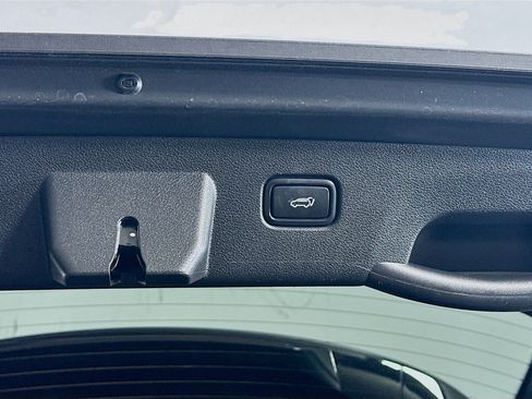 Used 2025 Kia Sportage EX w/ Premium Package image 32