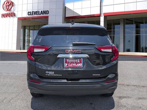 Used 2024 GMC Terrain SLE AWD/4WD image 7