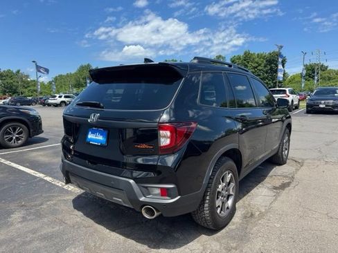 Used 2023 Honda Passport TrailSport image 2