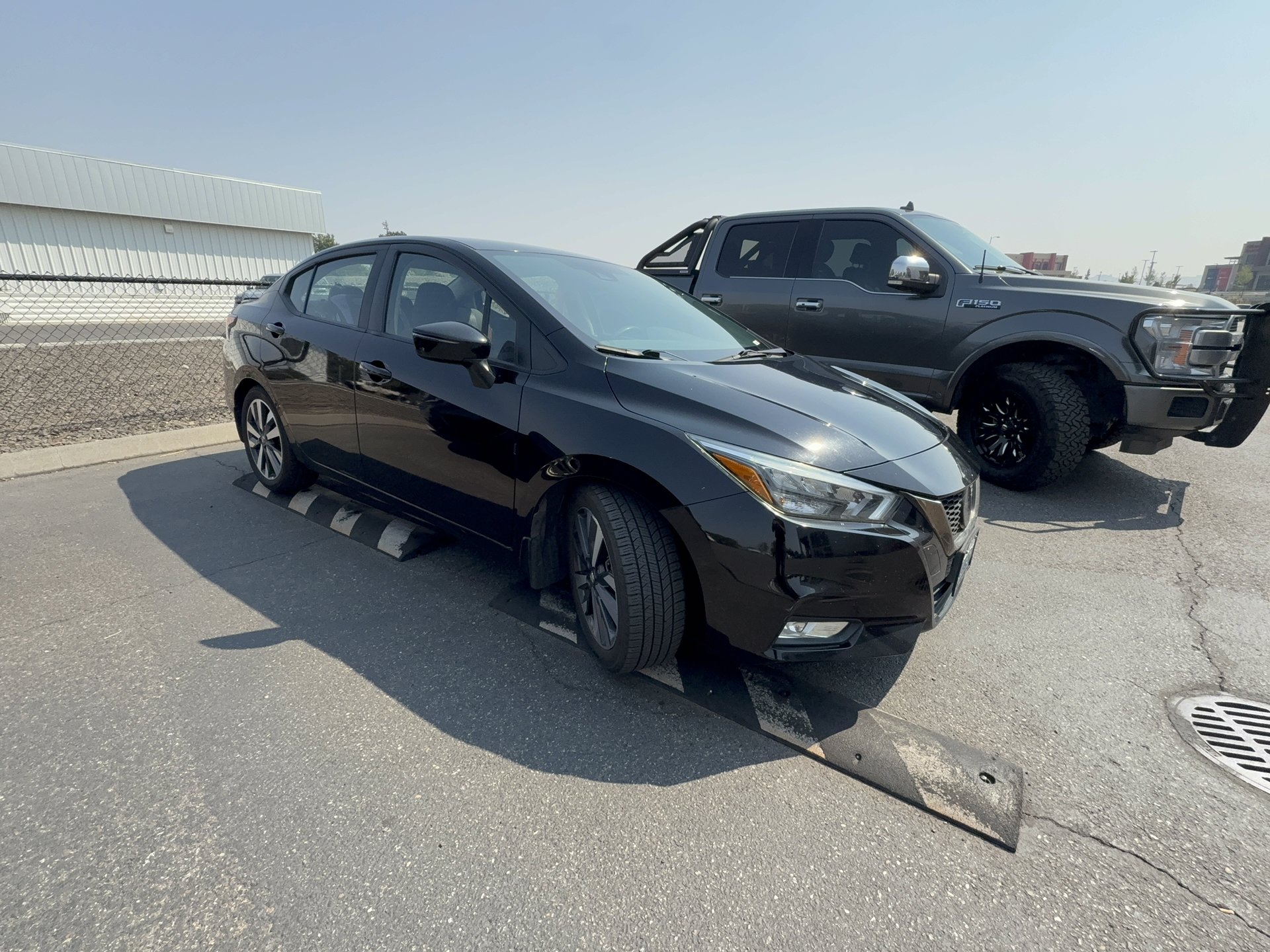 Used 2020 Nissan Versa SR FWD image 34