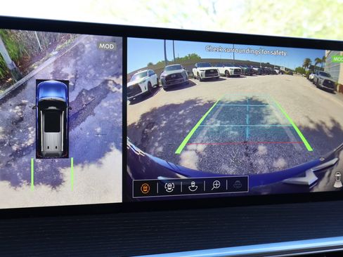 Certified 2025 INFINITI QX80 Sensory image 4