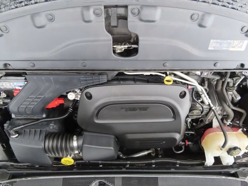 Used 2023 Chrysler Voyager LX FWD image 10