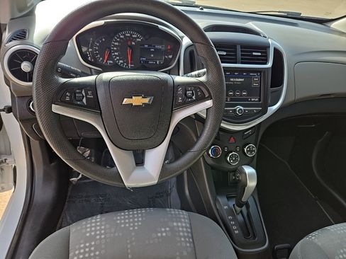 Used 2020 Chevrolet Sonic LT image 45