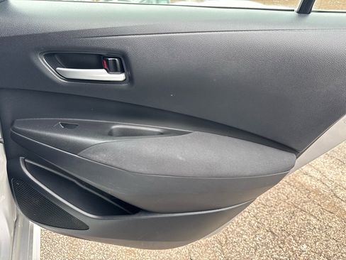 Used 2021 Toyota Corolla LE image 20