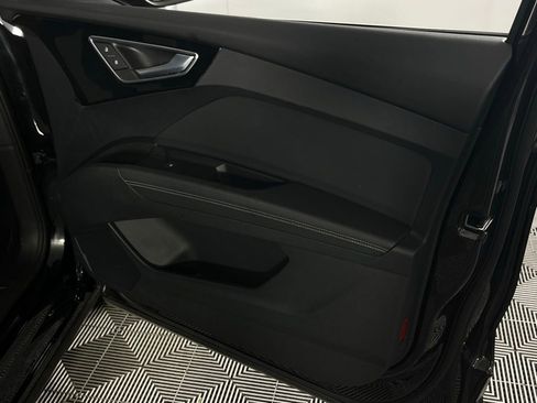 Used 2023 Audi Q4 e-tron Prestige image 27