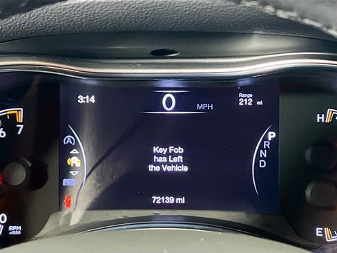 Used 2022 Jeep Grand Cherokee Limited image 23