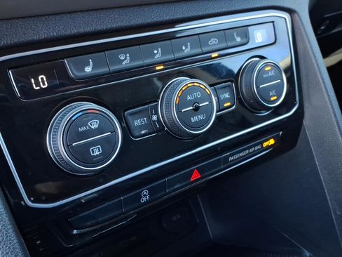 Certified 2023 Volkswagen Atlas SE w/ Black Wheel Package image 31