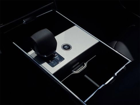 New 2025 Land Rover Range Rover SE image 23