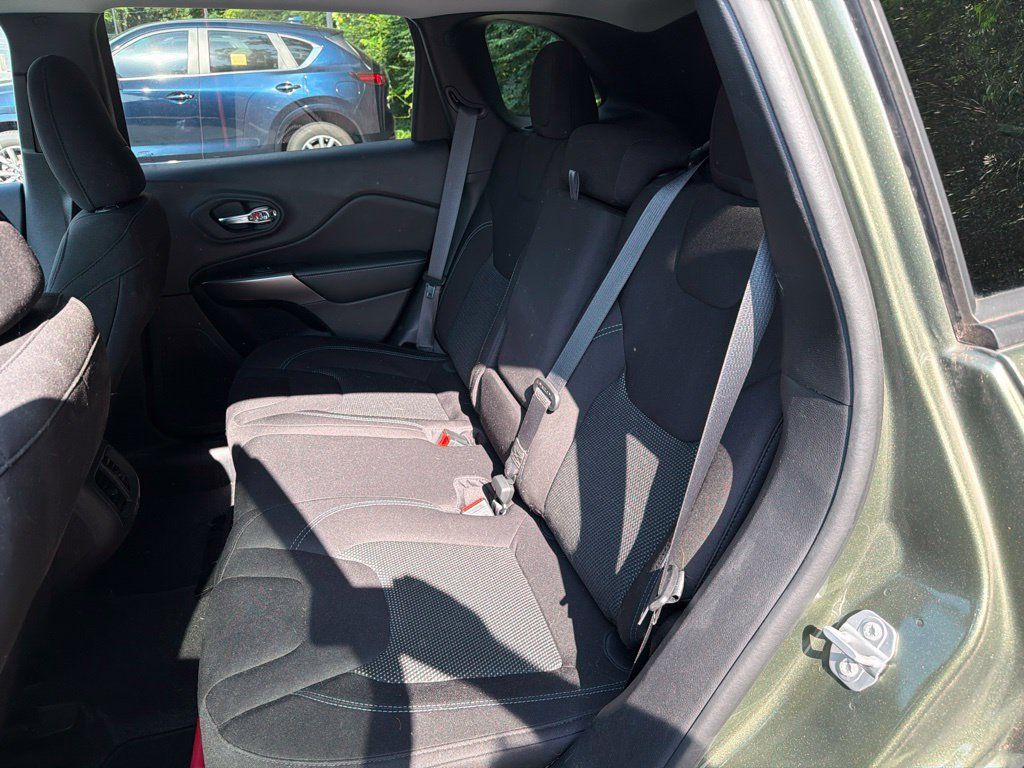Certified 2021 Jeep Cherokee Latitude FWD image 8