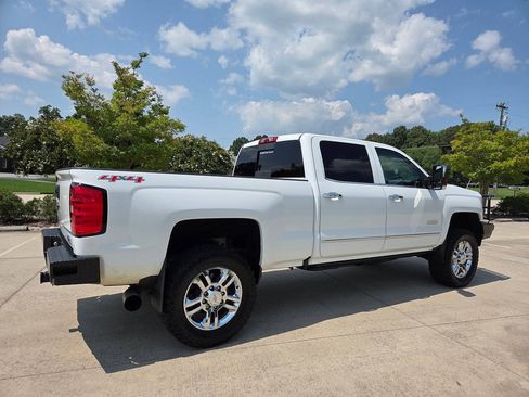 Used 2016 Chevrolet Silverado 2500 High Country w/ Duramax Plus Package AWD/4WD image 5