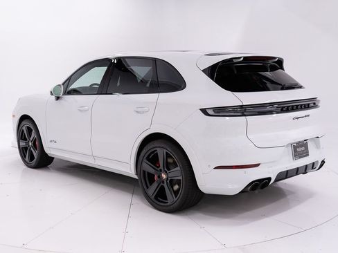 Used 2026 Porsche Cayenne GTS AWD/4WD image 3