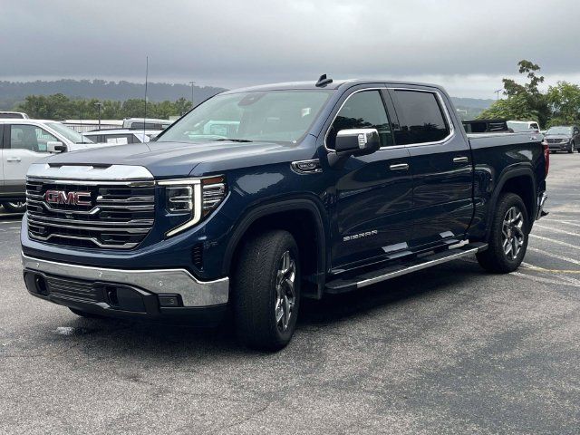 Used 2022 GMC Sierra 1500 SLT w/ SLT Premium Plus Package AWD/4WD image 8
