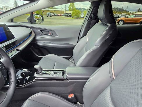 Used 2026 Toyota Prius XLE image 22