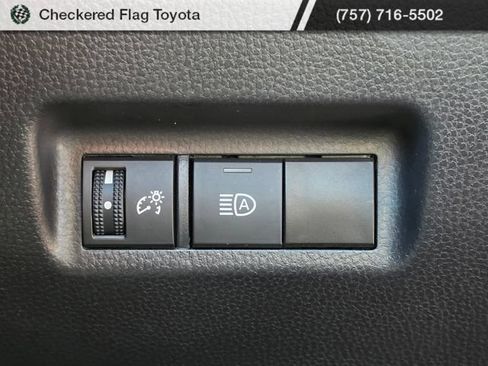 Used 2025 Toyota RAV4 XLE FWD image 10