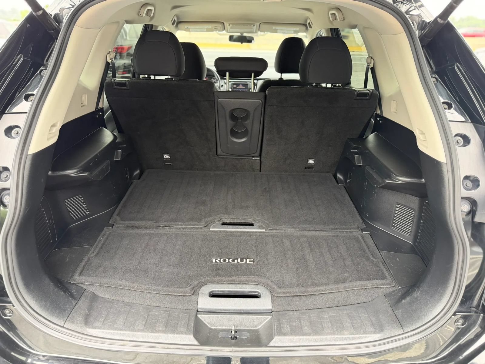 Used 2018 Nissan Rogue SV AWD/4WD image 20