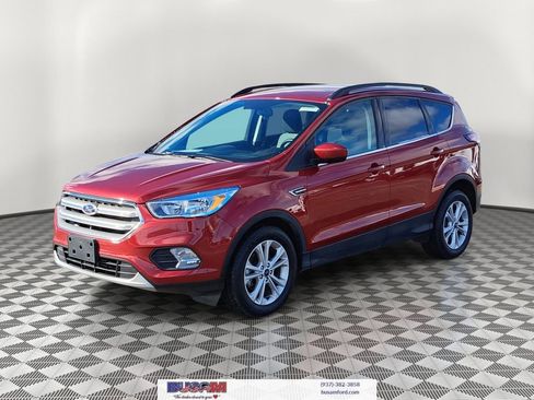 Certified 2018 Ford Escape SE image 2