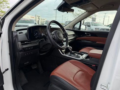 Used 2024 Kia Carnival SX FWD image 10