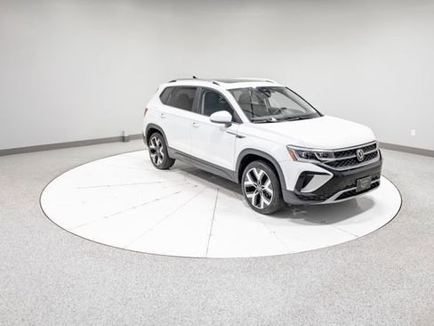 Used 2023 Volkswagen Taos SEL image 30