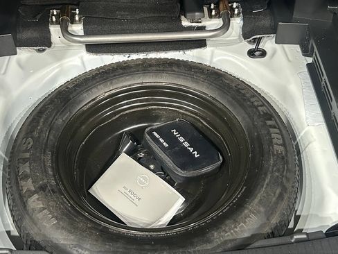 Used 2021 Nissan Rogue S AWD/4WD image 28