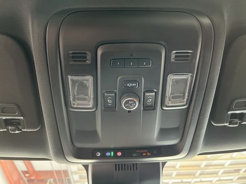 Used 2024 Chevrolet Suburban LT w/ Luxury Package RWD image 28