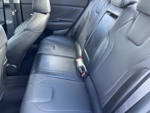 Certified 2023 Hyundai Elantra Limited image 24