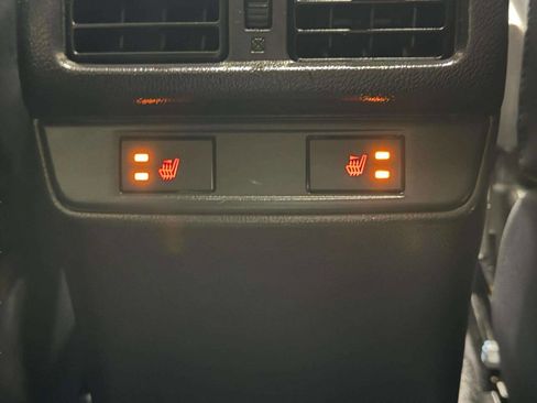 Used 2017 Subaru Outback 3.6R Limited image 28