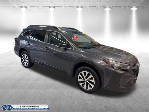 Used 2023 Subaru Outback Premium AWD/4WD image 9