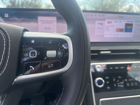 Certified 2025 Genesis GV80 3.5T AWD/4WD image 16