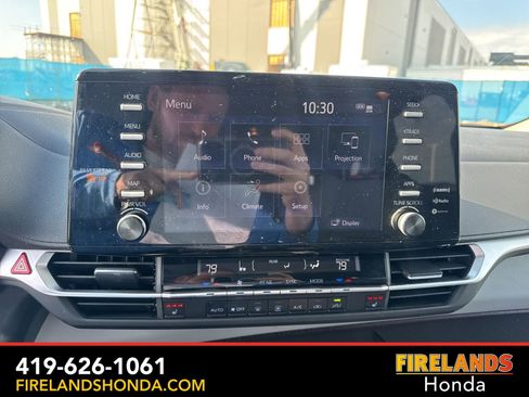 Used 2024 Toyota Sienna XLE image 22