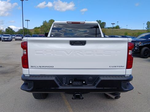 New 2022 Chevrolet Traverse LT w/ LT Premium Package image 23