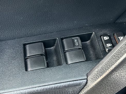 Used 2016 Toyota Corolla S FWD image 12