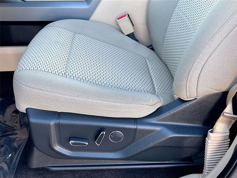 Used 2016 Ford F150 XLT w/ Equipment Group 302A Luxury image 19